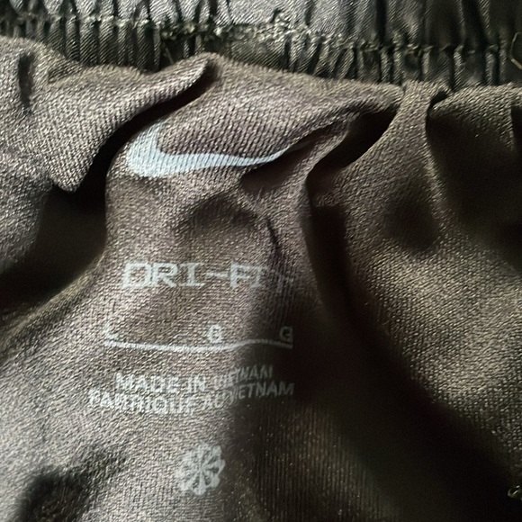 Nike black womens size large dry fit shorts - Picture 5 of 6